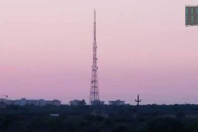 Anche Bari ha la sua Torre Eiffel: � alta 106 metri e domina la citt�